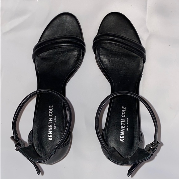 Kenneth Cole Shoes - Kenneth Cole block heels